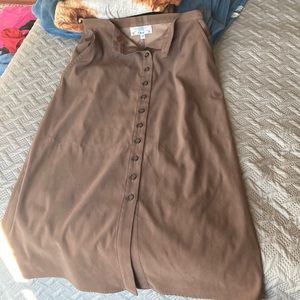 Orvis- size 8 womens long brown button down front skirt